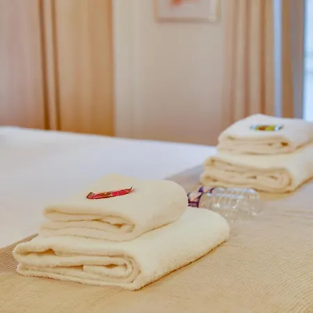 Historical By Architect - Louvre Daire